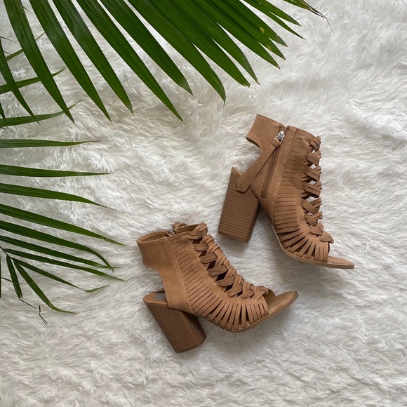 SOLD Dolce Vita Amina Woven Sandals - Picture 2 of 5